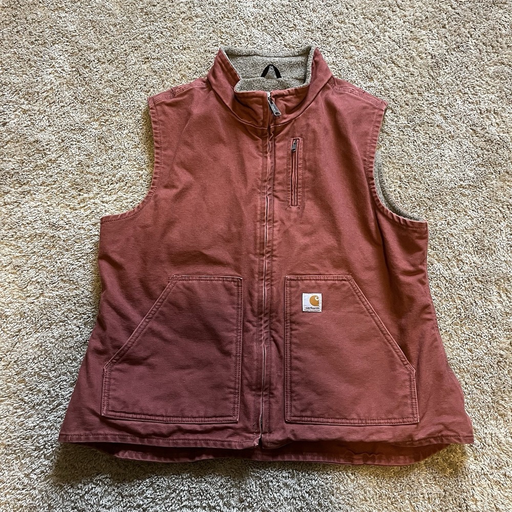 Carhartt Women's Vest in Maroon